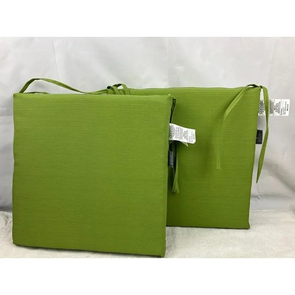 Pillow Perfect 4-Piece Outdoor Cushion & Lumbar Pillow Set - Green - Patio Decor